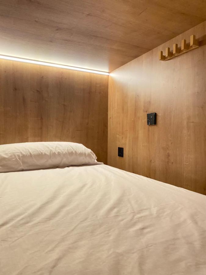 The Pod Suite Hostel Blasco Valencia Exteriör bild