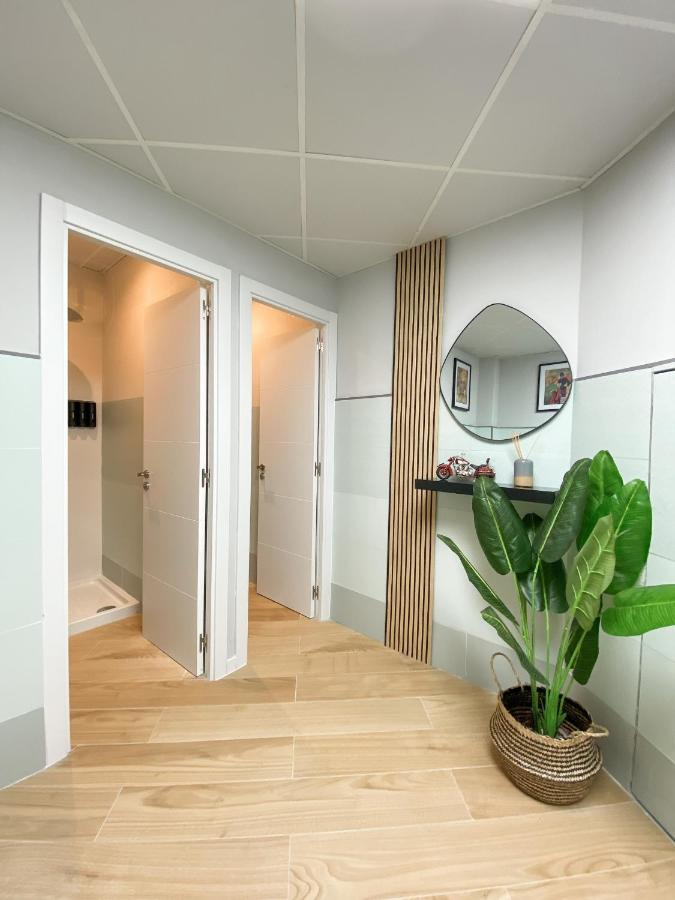 The Pod Suite Hostel Blasco Valencia Exteriör bild