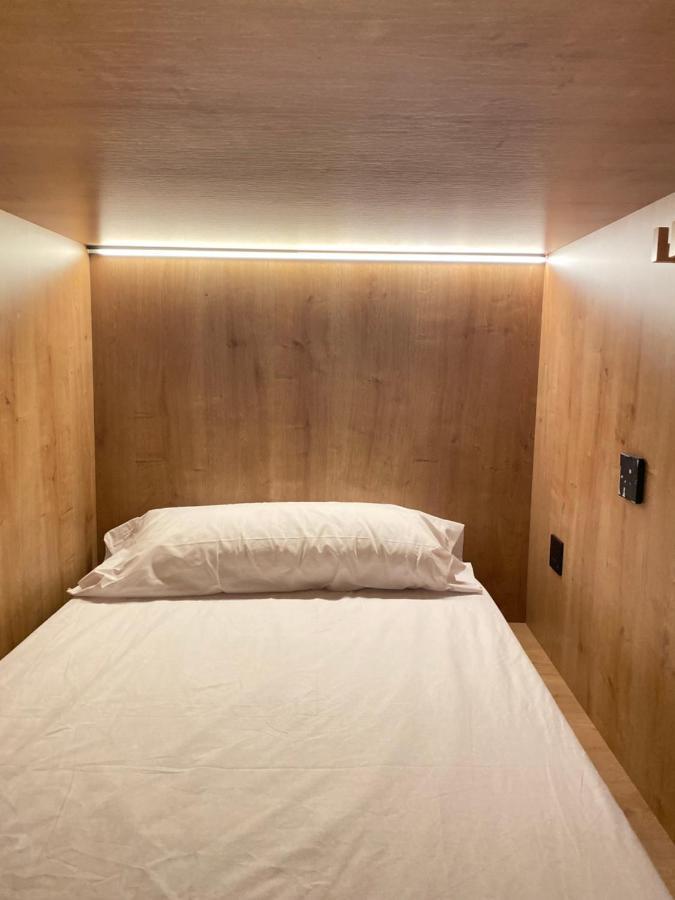 The Pod Suite Hostel Blasco Valencia Exteriör bild