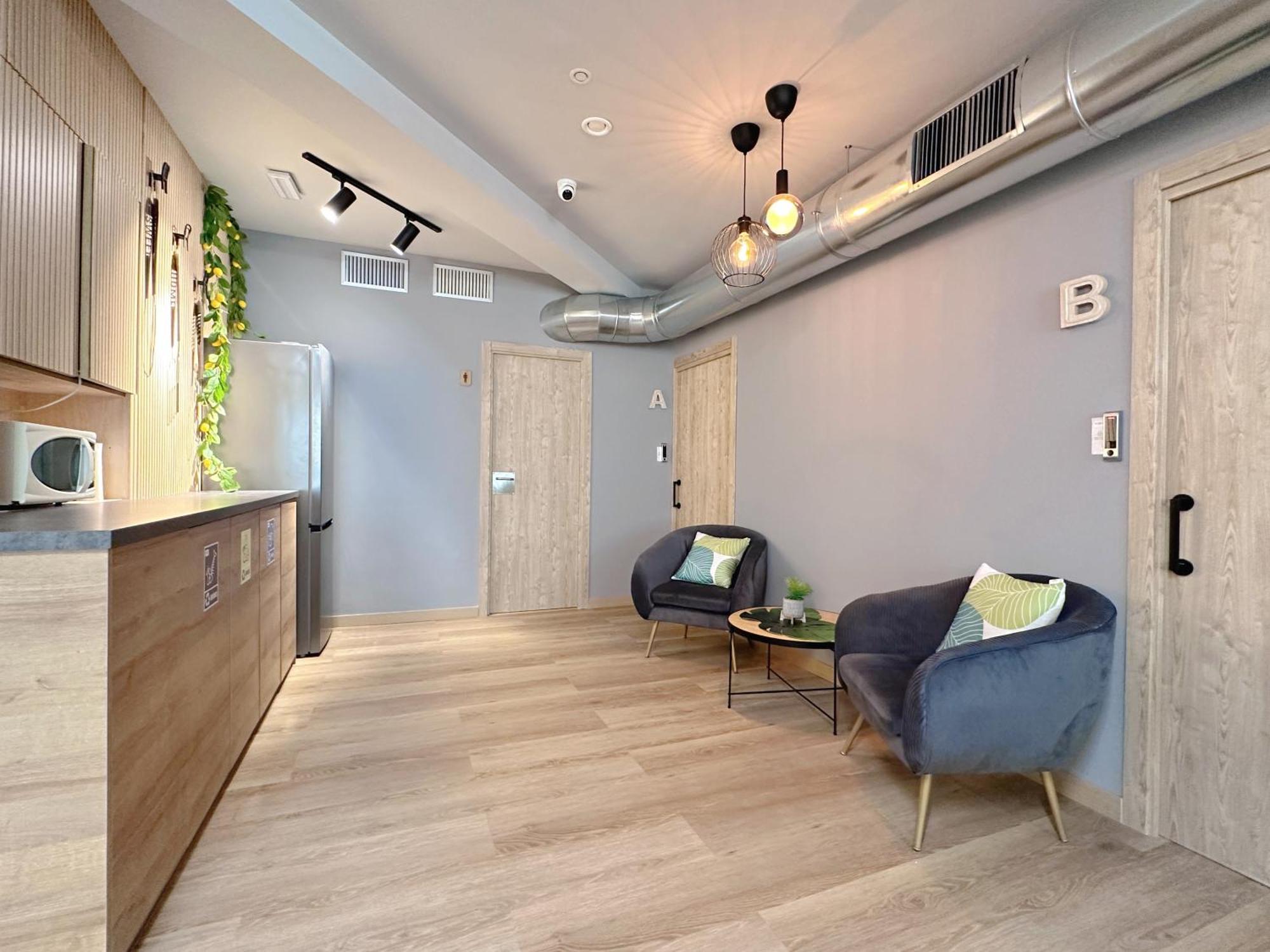 The Pod Suite Hostel Blasco Valencia Exteriör bild