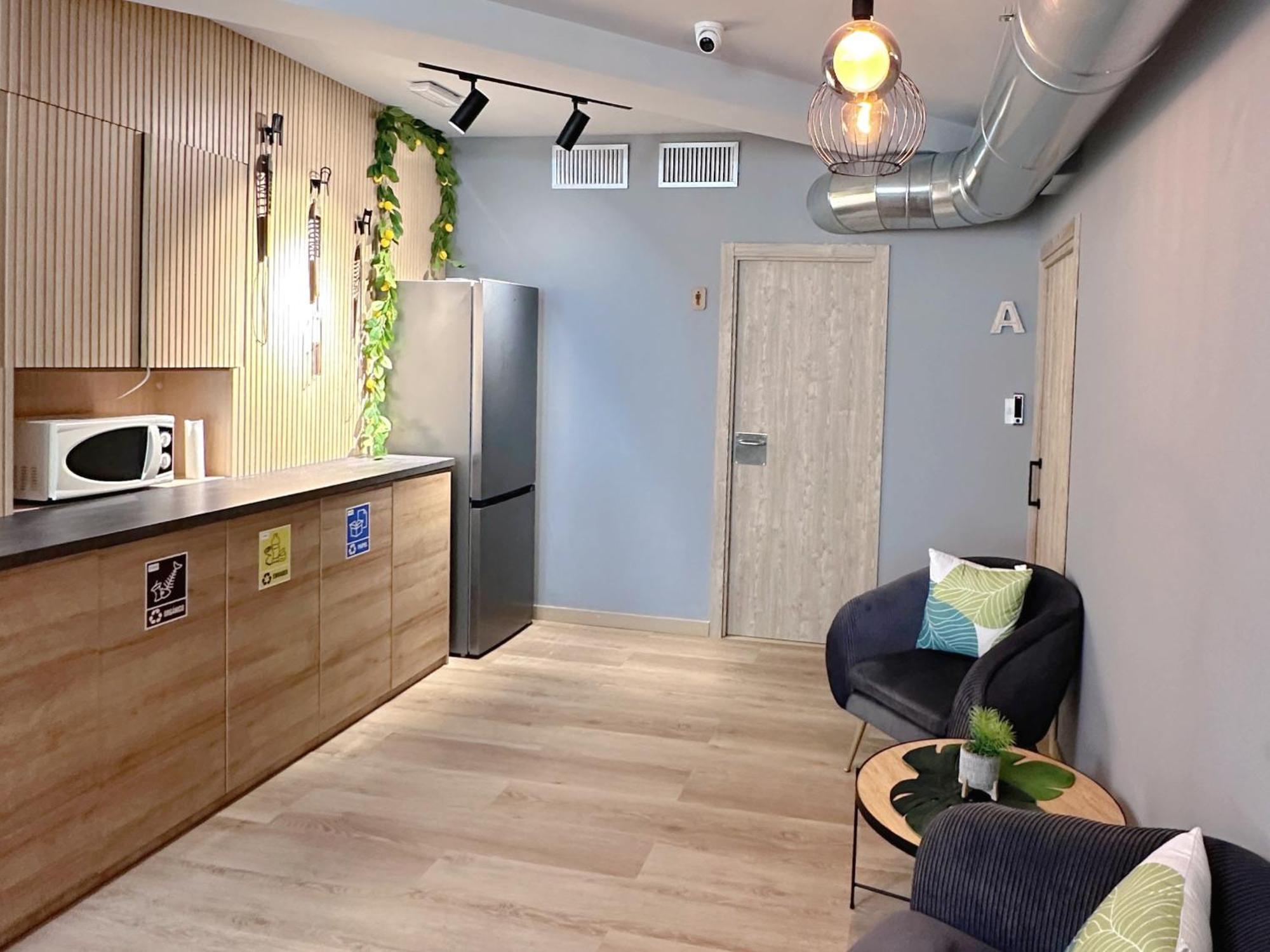 The Pod Suite Hostel Blasco Valencia Exteriör bild